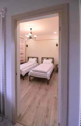 Отель KARNEL Hotel Sanain Двухместный номер с 2 отдельными кроватями и душем-7